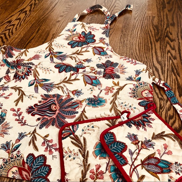 Now Designs Accessories - NWOT Apron & Pot Holders
